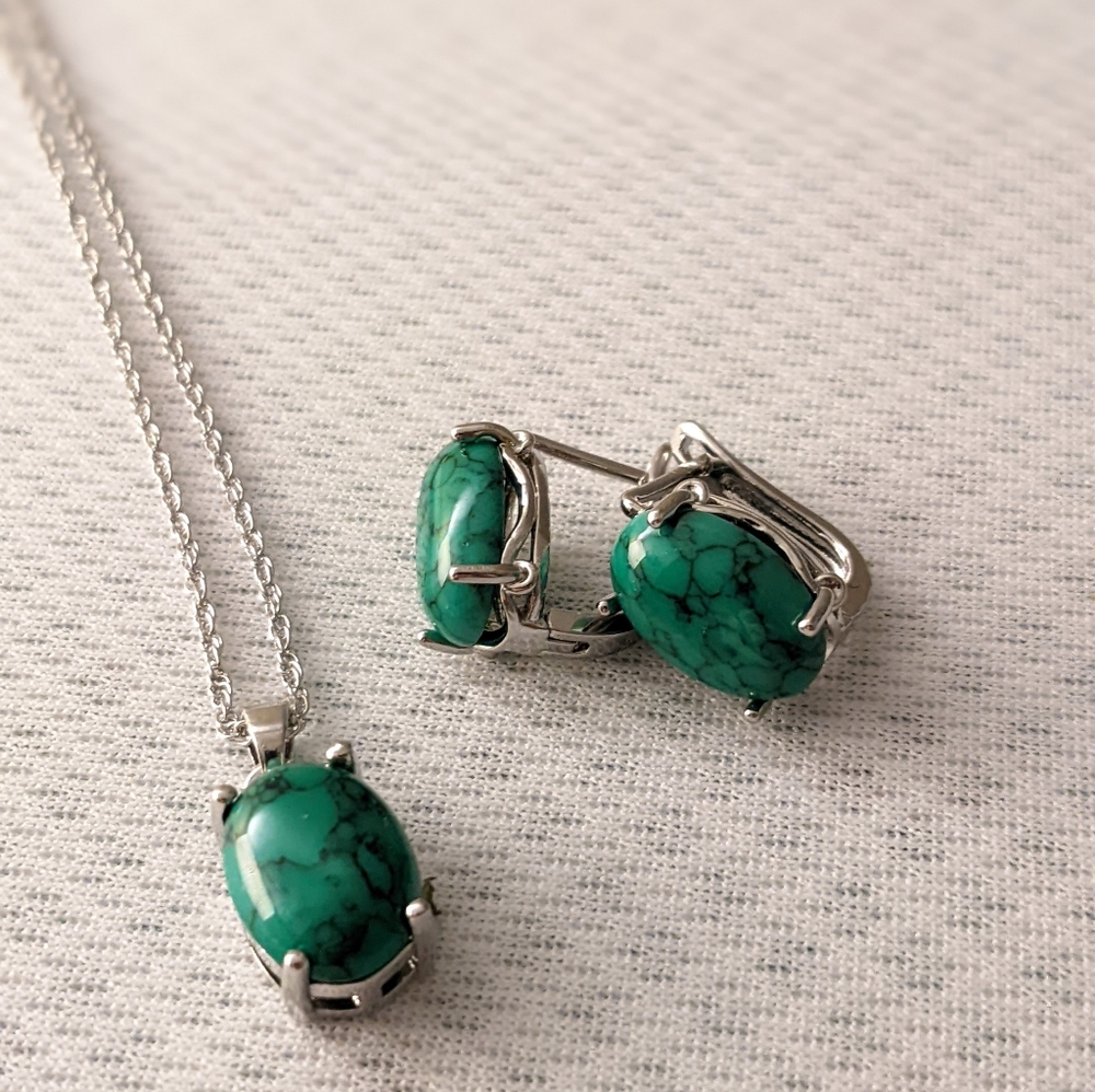 Oval Green White Gold Plated Earring Necklace Set